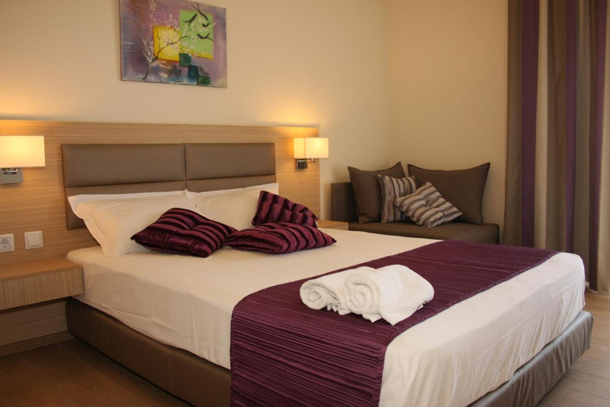 Leonidas Apartments And Suites Mola Kalyva Bagian luar foto