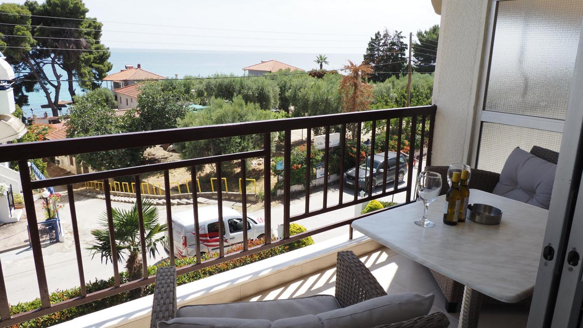 Leonidas Apartments And Suites Mola Kalyva Bagian luar foto