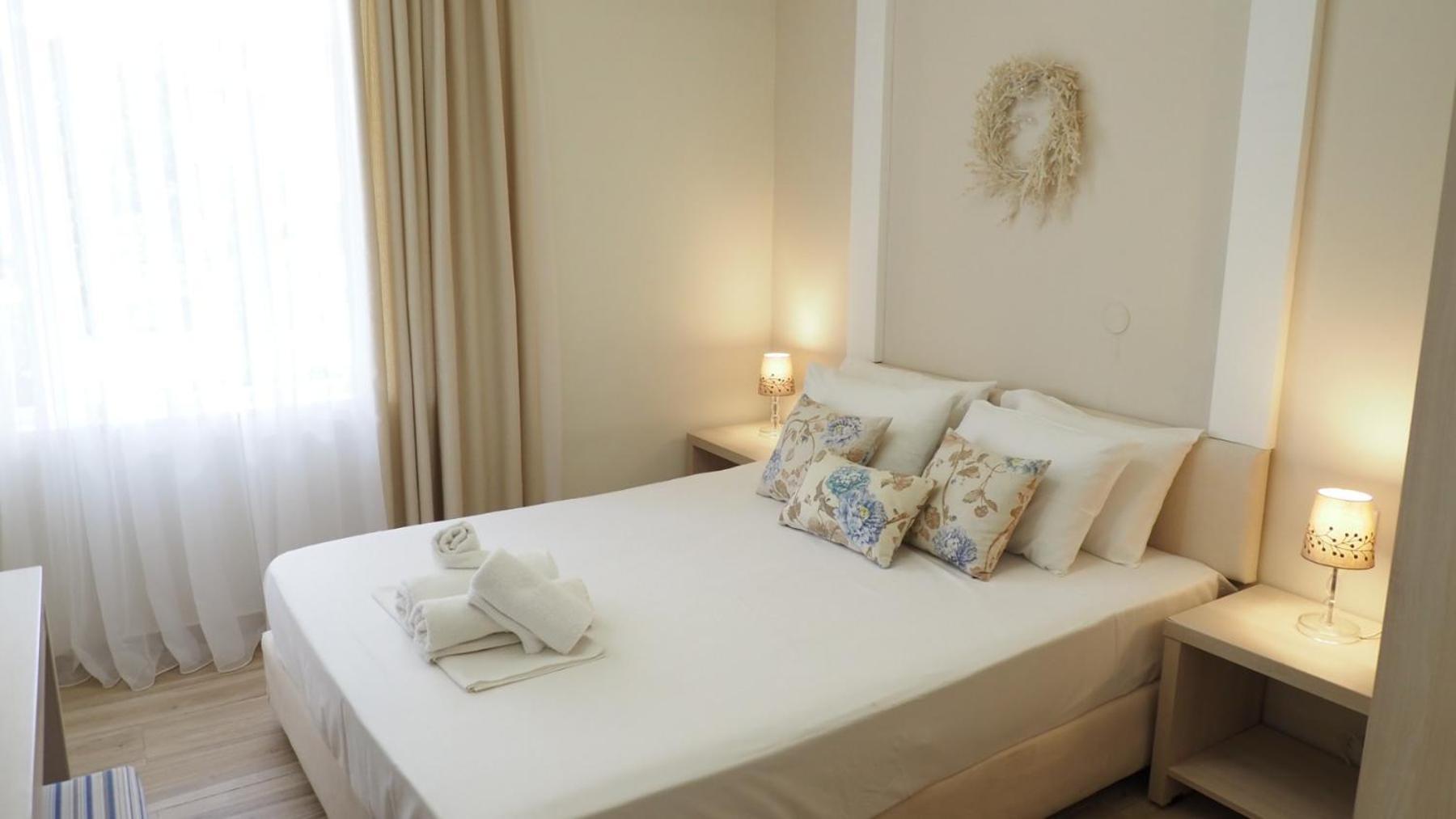 Leonidas Apartments And Suites Mola Kalyva Bagian luar foto