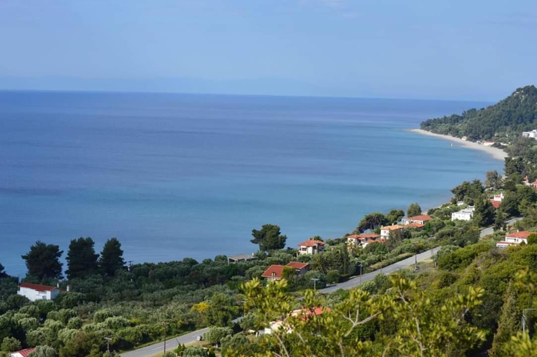 Leonidas Apartments And Suites Mola Kalyva Bagian luar foto