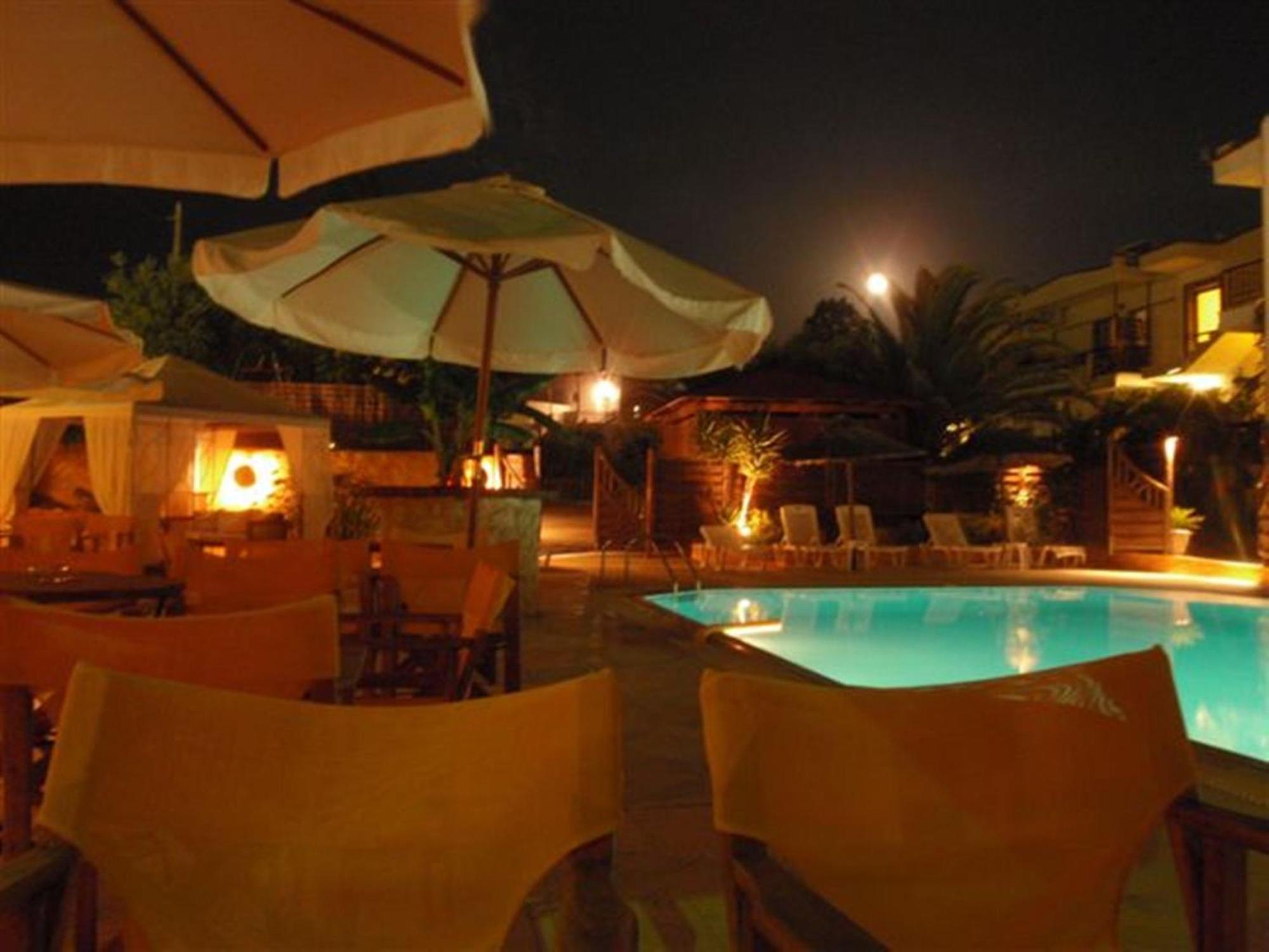 Leonidas Apartments And Suites Mola Kalyva Bagian luar foto