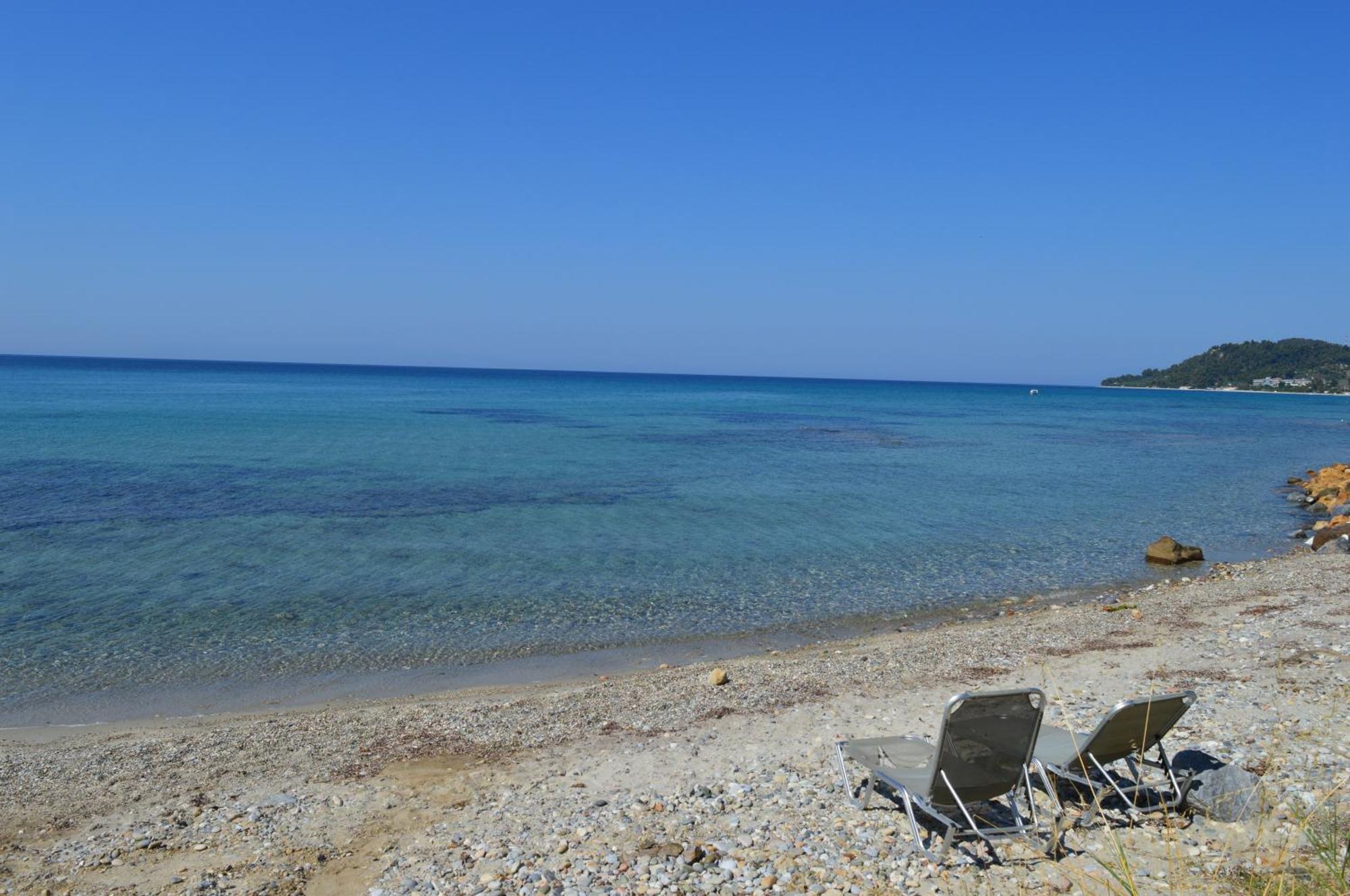Leonidas Apartments And Suites Mola Kalyva Bagian luar foto